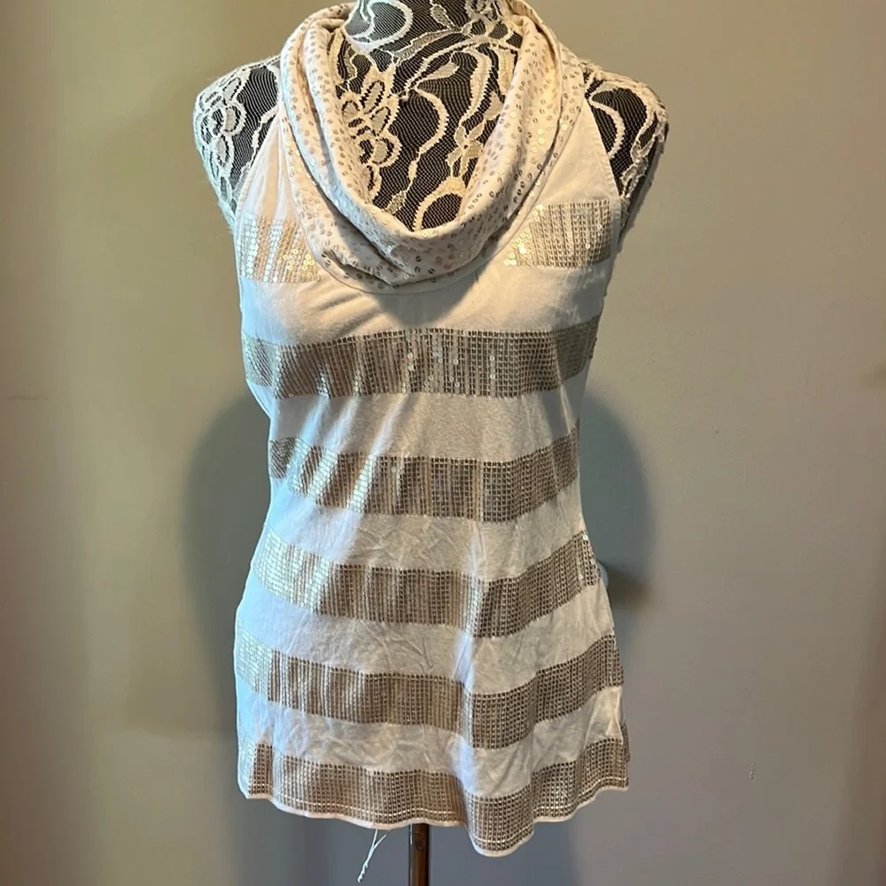 White House Black Market Top🌹Gorgeous - Picture 3 of 9